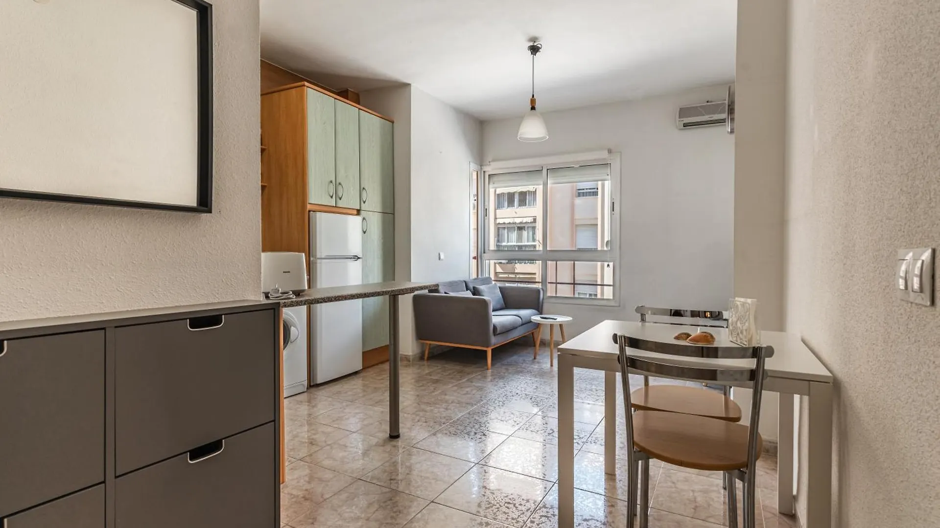 Quiet And Central Malaga Apartment