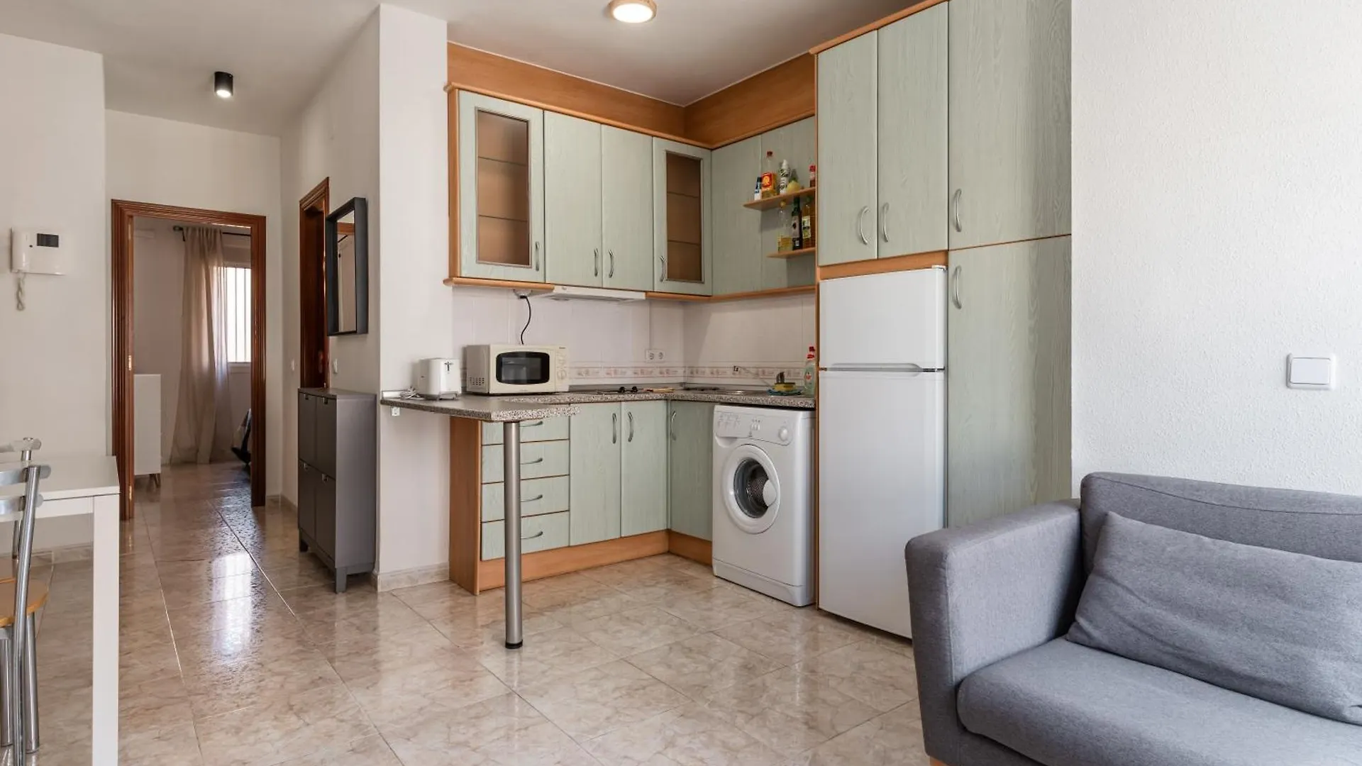Quiet And Central Malaga Apartment